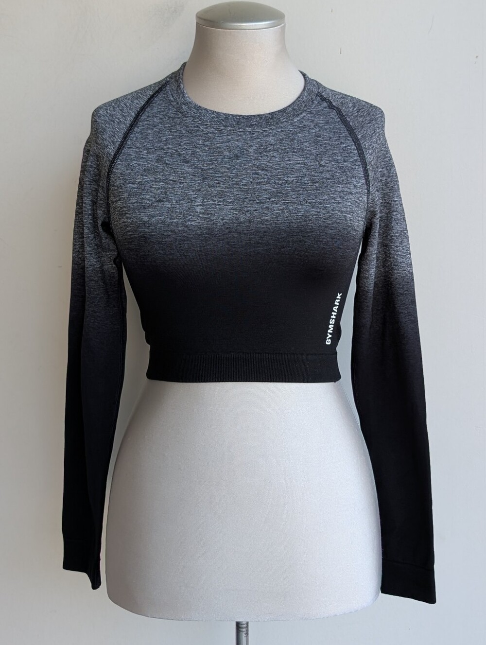 Gymshark Ombre Gray Black Long-Sleeve Crop Top
